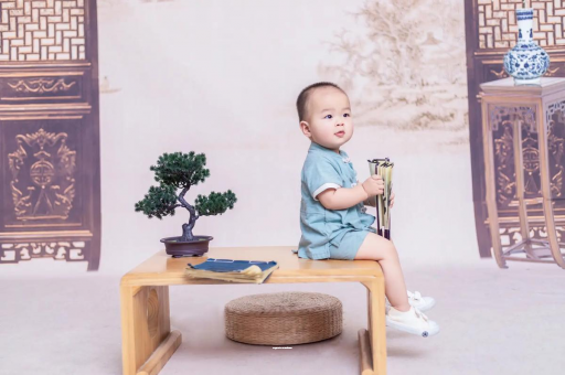 南漳宝宝眼睛肿是什么原因